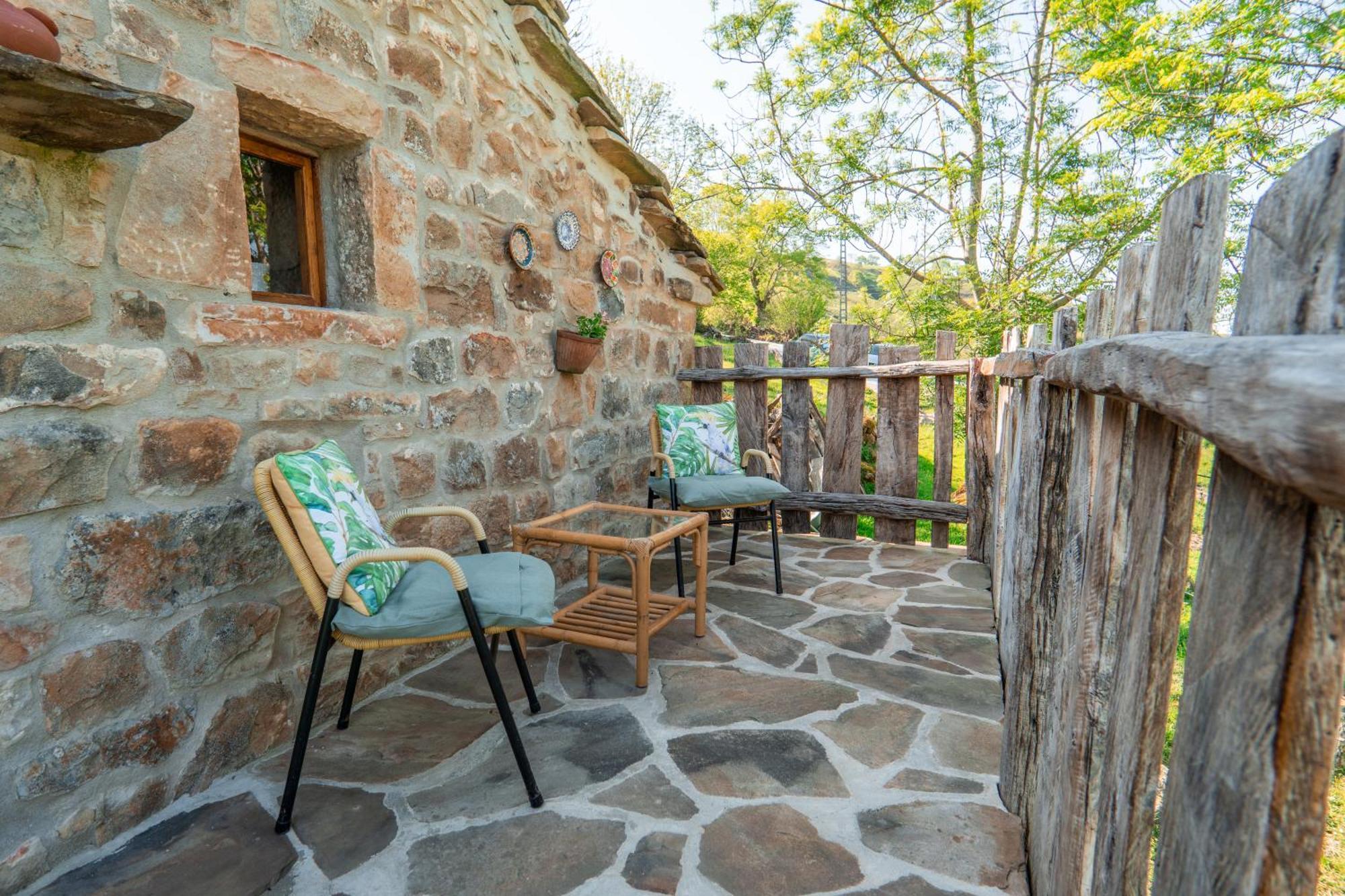 Vivienda Pasiega Lo Lucas 1920 San Roque de Ríomiera Eksteriør bilde